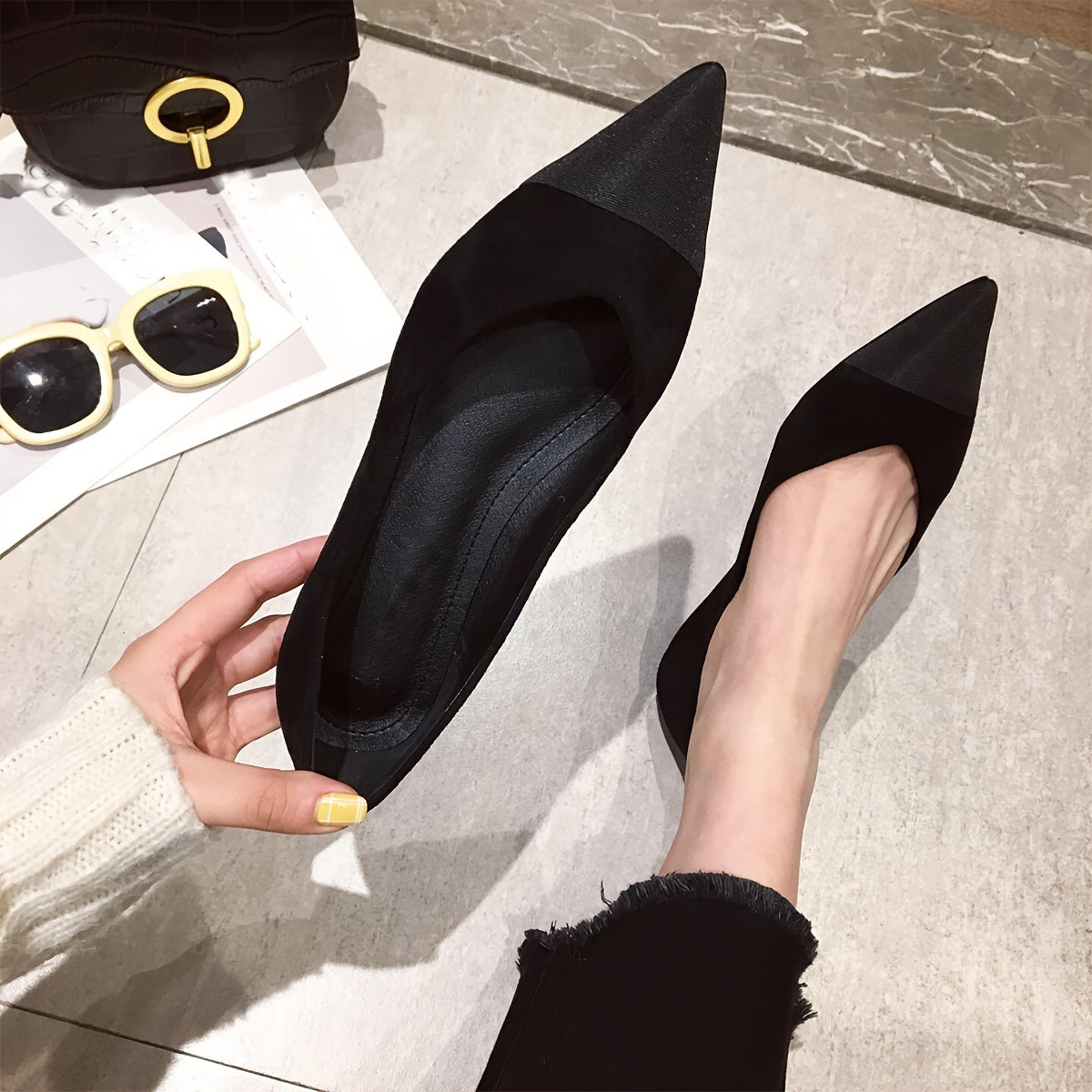 Chic Women's Slip-On Flats - Comfortable & Lightweight, Versatile Solid Color with Pointed Toe for Everyday Elegance