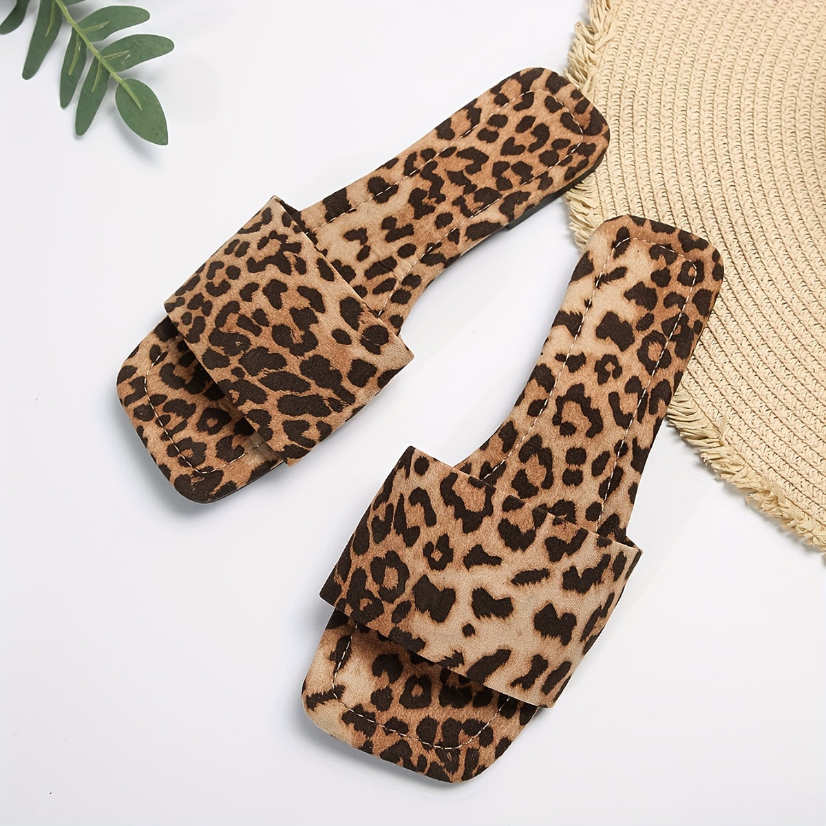 Trendy Leopard Print Flat Sandals - Comfortable Slip-On Style - Perfect for Summer Casual Wear