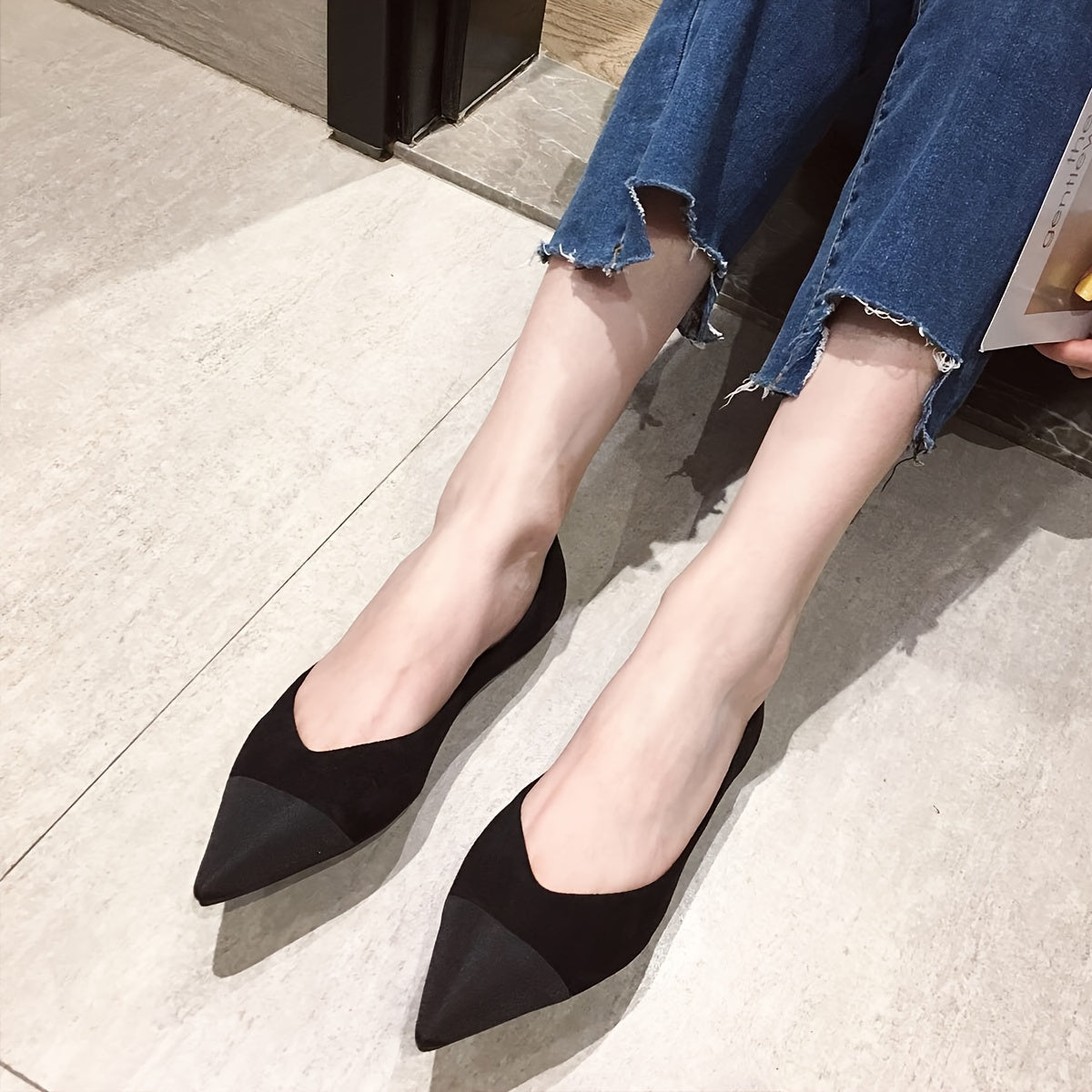 Chic Women's Slip-On Flats - Comfortable & Lightweight, Versatile Solid Color with Pointed Toe for Everyday Elegance