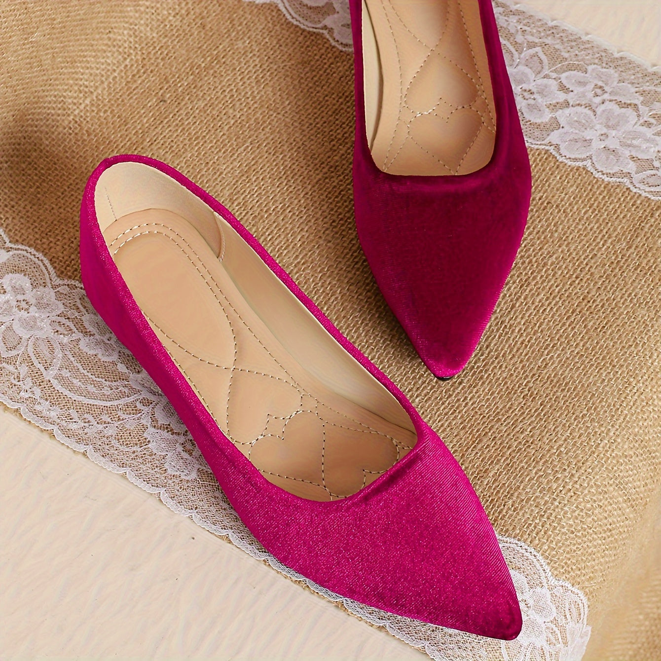 Elegant Breathable Ballet Flats - Lightweight, All-Season Slip-On Shoes with Pointed Toe for Versatile Style