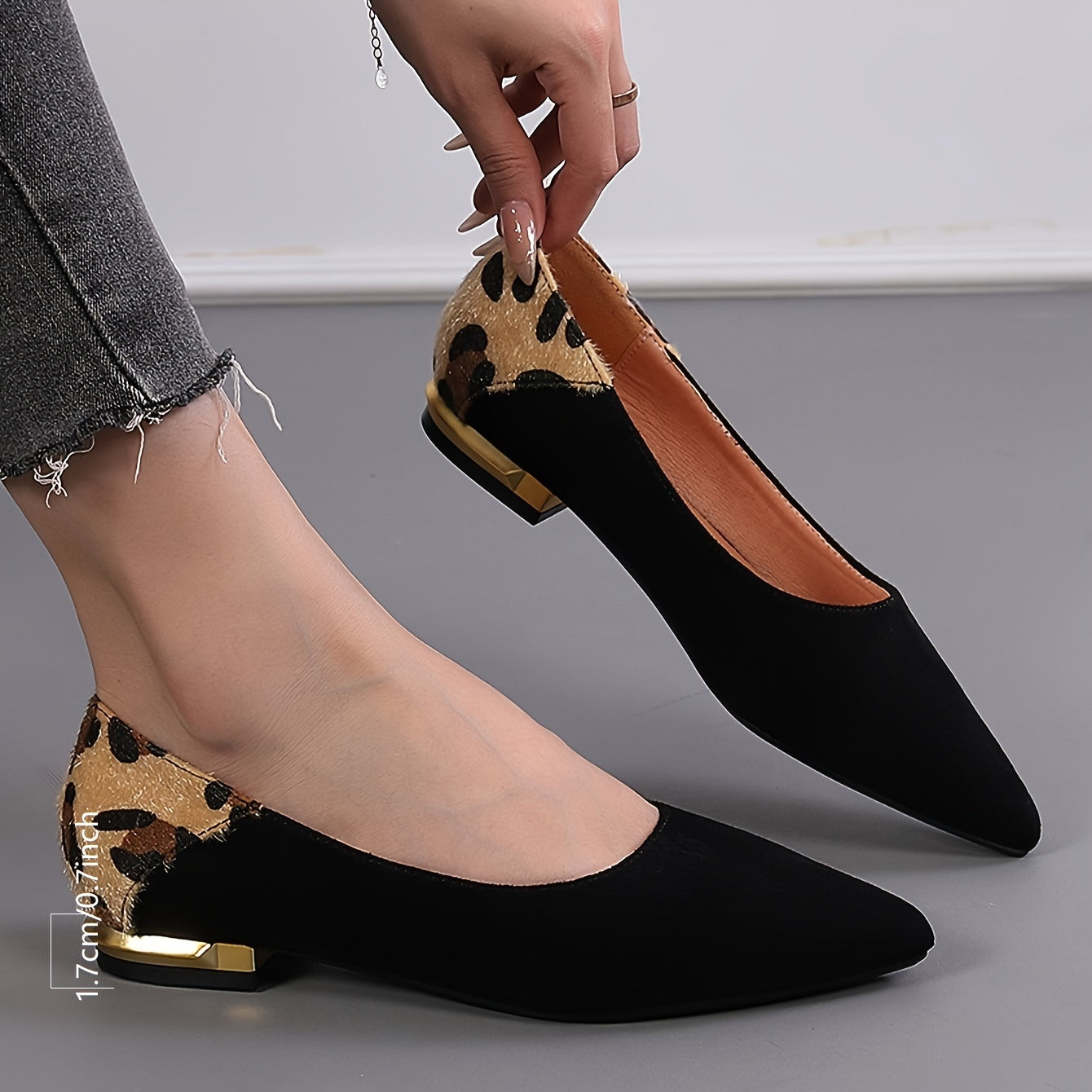 Women's Leopard Print Flat Shoes, Casual Point Toe Slip On Shoes, Lightweight & Comfortable Shoes